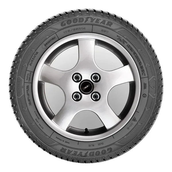 Pneu Goodyear UltraGrip 9+ — vue 3